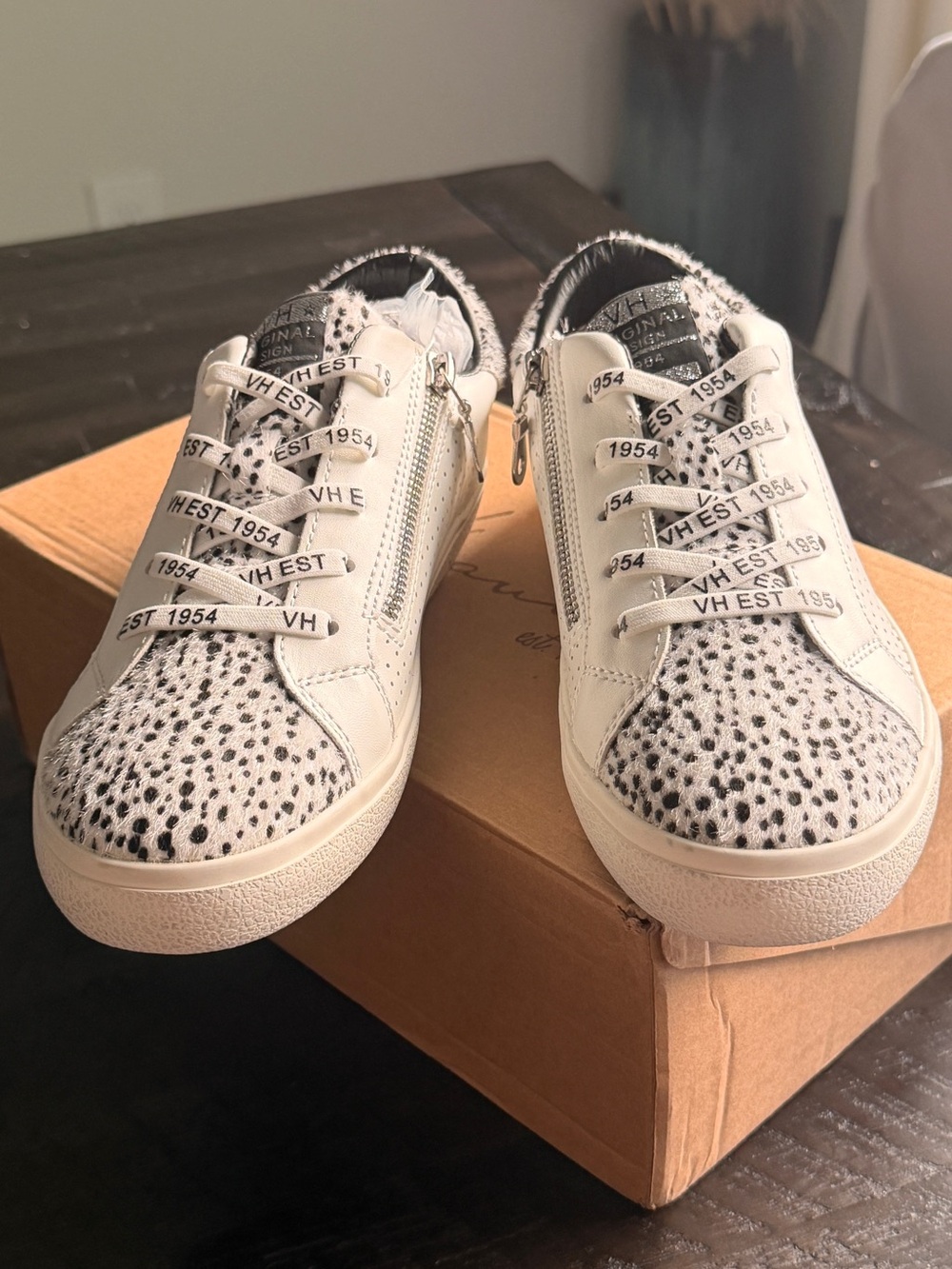 Vintage Havana White Sneakers with Black Spot Accent - Picture 3 of 6